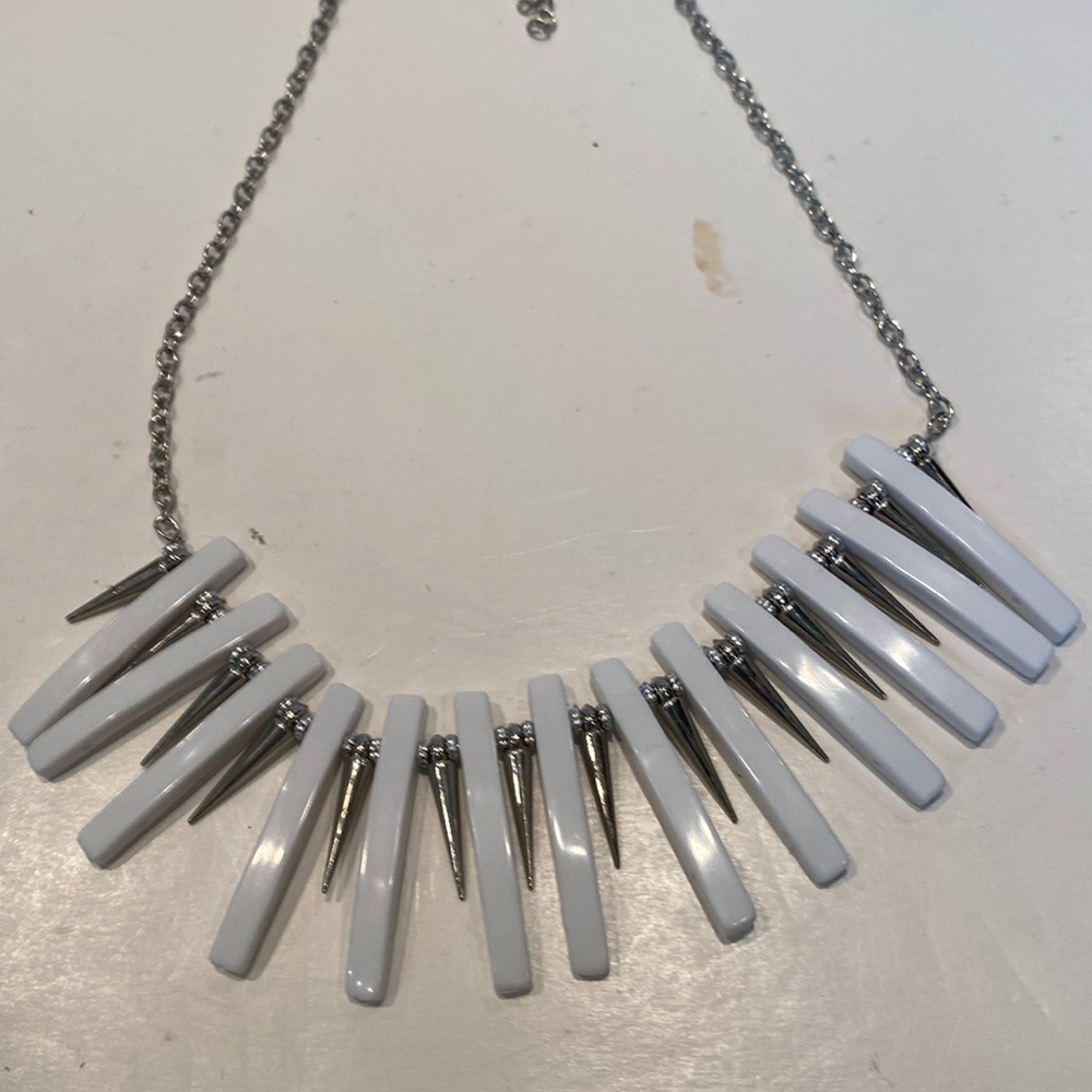 NWT & Vintage My Style White & Silver Tribal Zulu Style Necklace with Earrings